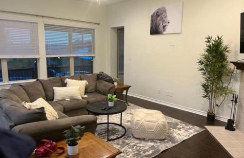 San Antonio Casa | 7-BR, H. Thea., near attrns -St2