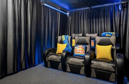 Port Tampa City Casa | 7 BR Heated Pool Game Room Theater Sleeps 25