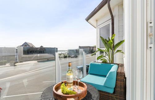 Cayucos Casa | 7 Cayucan Bungalows Close to Beach Ocean Views Sleeps 36