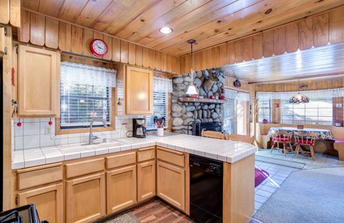 North Wawona Cabina | Cedar Lodge - ¡Obtenga su naturaleza!