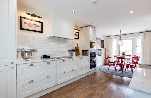 Newport Casa | 7 Feidr Eglwys - Newport