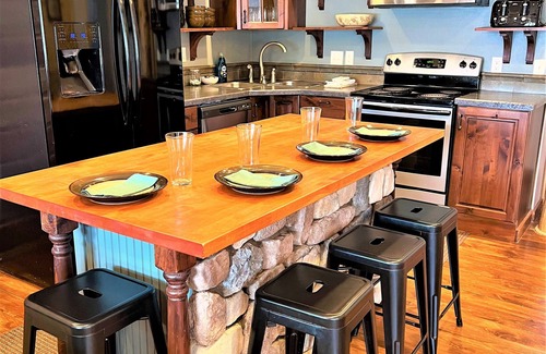 Custer Casa | Sin gastos de limpieza - Unique Historic Lodge