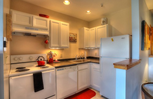 Rangeley Condominio | 7 Grandview - Unit D - Great condo close to downtown Rangeley