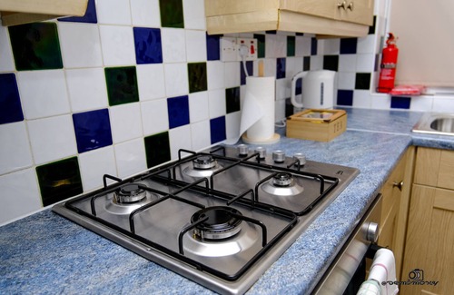 Walsall Casa | 7 Guests - 3 Bedrooms - Parking - Pet Friendly