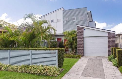 Corlette Casa | 7 Judith Street Stunning duplex with ducted air
