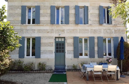 Saint-Sulpice-de-Royan Casa | 7 km from the beaches of Royan, house with garden equipped BQQ Parasole transat