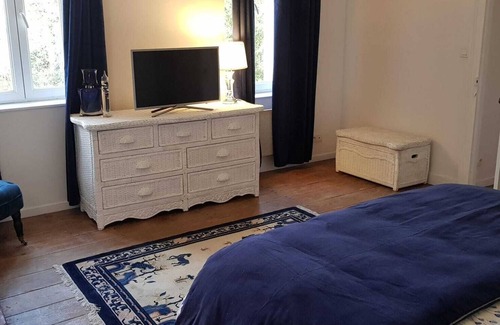 Saint-Sulpice-de-Royan Casa | 7 km from the beaches of Royan, house with garden equipped BQQ Parasole transat