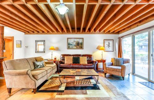 Overlook Park Casa | 7 Little Court