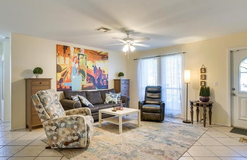 Cape Coral Casa | 7 Mi to Beaches Pet-Friendly Cape Coral Home