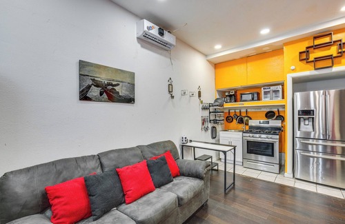 Dallas Apartamento | 7 Mi to Downtown Dallas: WFH-Friendly Studio
