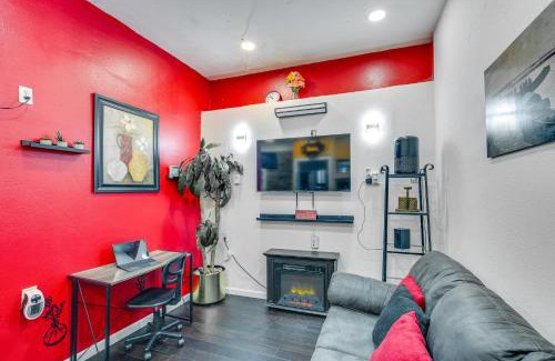 Dallas Apartamento | 7 Mi to Downtown Dallas WFH-Friendly Studio