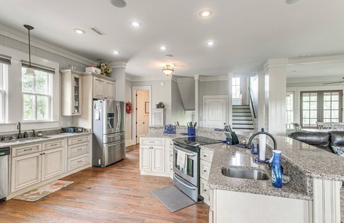 Irwinville Casa | 7 Mi to Downtown Fitzgerald: Spacious Home w/ Deck