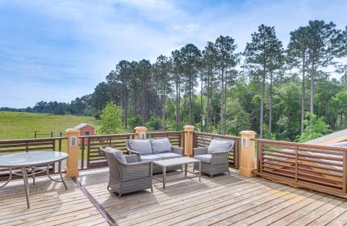 Irwinville Casa | 7 Mi to Downtown Fitzgerald Spacious Home with Deck