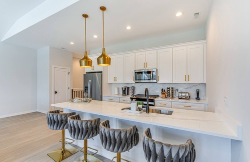 Washington Park Condominio | 7 Mi to Downtown: Luxe Chicago Condo