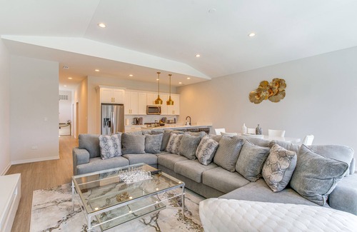 Washington Park Condominio | 7 Mi to Downtown: Luxe Chicago Condo