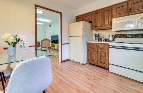 Bedford Apartamento | 7 Mi to Downtown Toledo & Riverfront: Cozy Apt!
