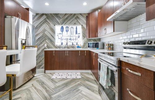 East Los Angeles Apartamento | 7 Mi to Downtown East Los Angeles Apartment