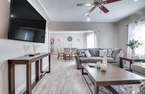 East Los Angeles Apartamento | 7 Mi to Downtown East Los Angeles Apartment
