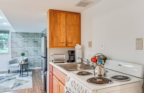 Colesville Apartamento | 7 Mi to Downtown w/ Yard: Silver Spring Studio