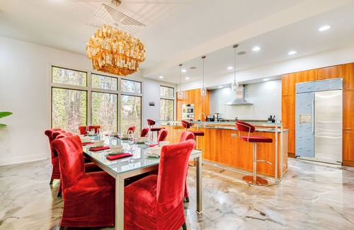 Collier Heights Casa | 7 Mi to Dtwn ATL: Sleek & Modern Home!