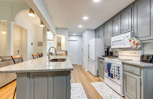Covington Casa | 7 Mi to Dtwn Covington: Bright Home w/ Deck & Yard