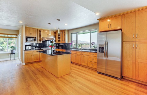 East San Jose Casa | 7 Mi to Dtwn San Jose: City-View Family Getaway