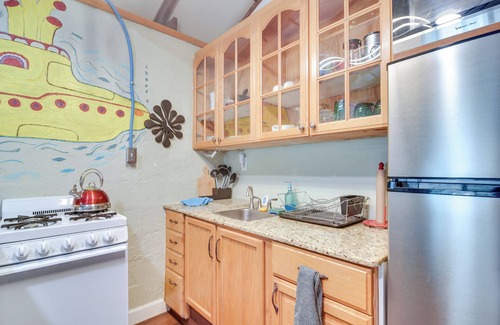 Sun Bay South Apartamento | 7 Mi to Dtwn: Studio w/ Screened Porch in Tampa