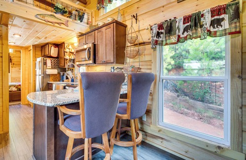 Mill Spring Cabina | 7 Mi to Lake Lure: Mill Spring Cabin w/ Hot Tub