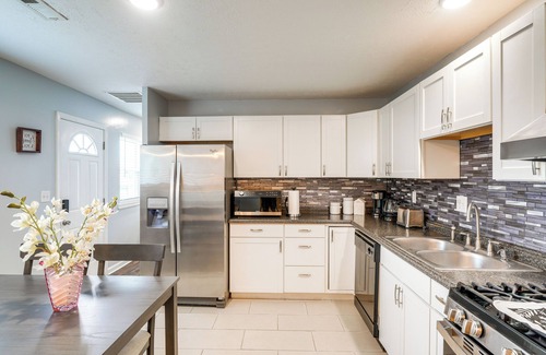 Jeffersonville Casa | 7 Mi to Louisville: Family-Friendly Jefferson Home