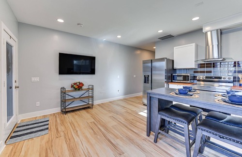 New Albany Casa | 7 Mi to Louisville: Pet-Friendly New Albany Home