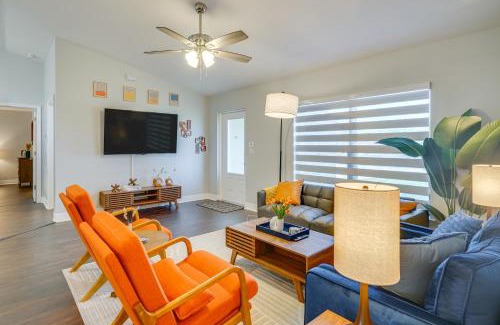 Fort Myers Casa | 7 Mi to River District Cape Coral Home with Lanai
