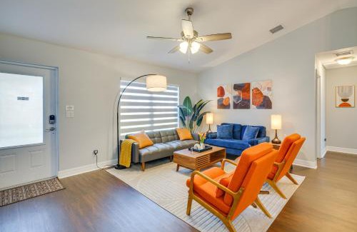 Fort Myers Casa | 7 Mi to River District Cape Coral Home with Lanai