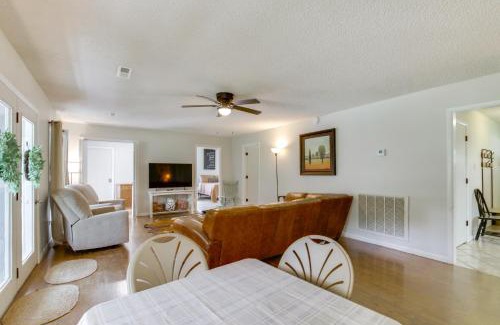 Florence Casa | 7 Mi to Tennessee River Home with Patio in Florence