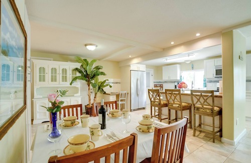 Kalihi Valley Casa | ¡NUEVO! Renovado Honolulu Condo - 6 Mi a Waikiki!