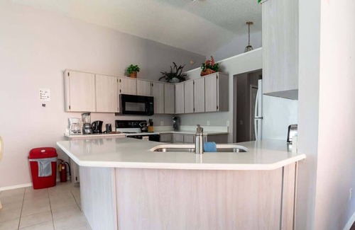 Lindfields Casa | 7 miles to Disney | 3bd | Pool