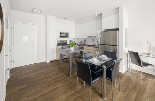 Reston Apartamento | 7 min from Dulles Airport | Onsite Retail+ Fast Internet | Near DC