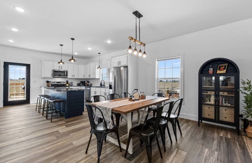 Lawrenceburg Casa | 7 min to Wild Turkey and Four Roses - Sleeps 10 - Patio with Grill and View