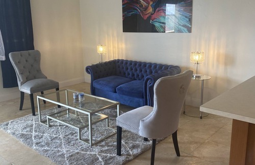 North Bay Village Apartamento | 7 mins away from Collins Ave & SOUTH BEACH Water front BAR/grill 2 mins away