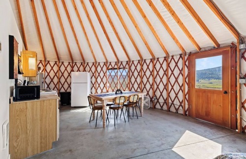 Lava Hot Springs Apartamento | Lava Hot Springs Themed Yurts! Now with AC!
