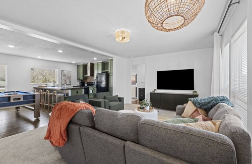 Bowen Casa | 7 mins RRG | Hot Tub & Pool Table | Nada Tunnel