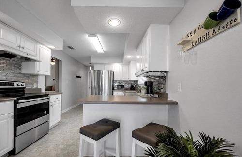 Ono Island Casa | 7 Minutes to private beach! Come get away but close enough to enjoy everything!
