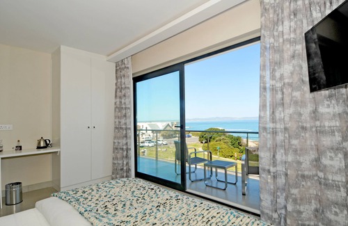Westcliff Casa | 7 on Marine