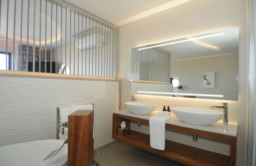 Westcliff Casa | 7 on Marine