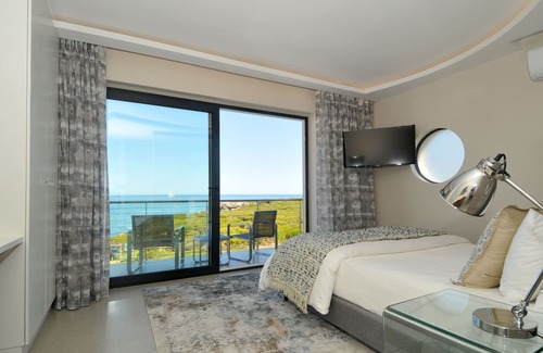 Westcliff Casa | 7 on Marine