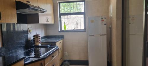 Bedfordview Casa | 7 on school - Cozy guesthouse 15 min drive from airport and close to major highways