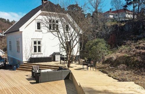 Hovag Casa | 7 person holiday home in Høvåg