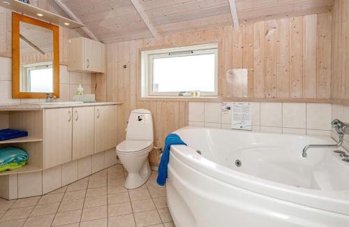 Vrist Strand Casa | 7 person holiday home in Harboøre-By Traum
