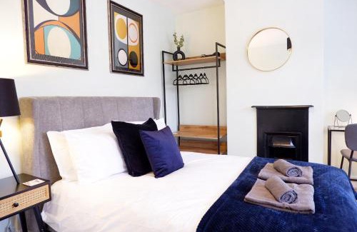 Bushey Casa | 7 Persons Comfortable Guest House