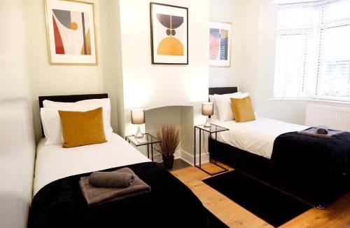 Bushey Casa | 7 Persons Comfortable Guest House
