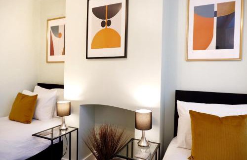 Bushey Casa | 7 Persons Comfortable Guest House